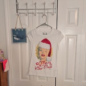White Merry Kiss-Mas Short Sleeve Tee